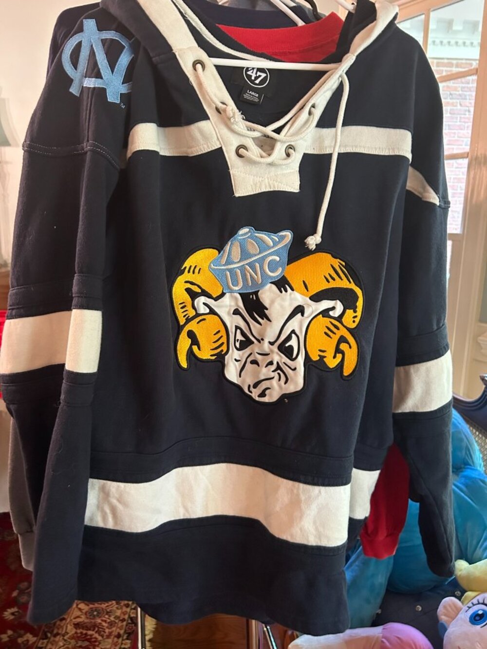 47 UNC Tar Heels Rameses Navy Cream Lace-Up Sweatshirt L